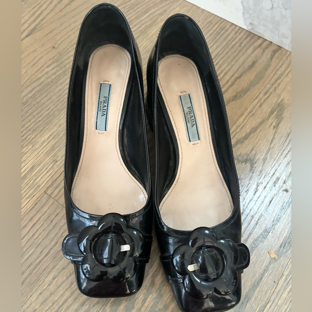 Prada black patent leather flower mod block heels size 36 women’s 6 - Picture 8 of 11